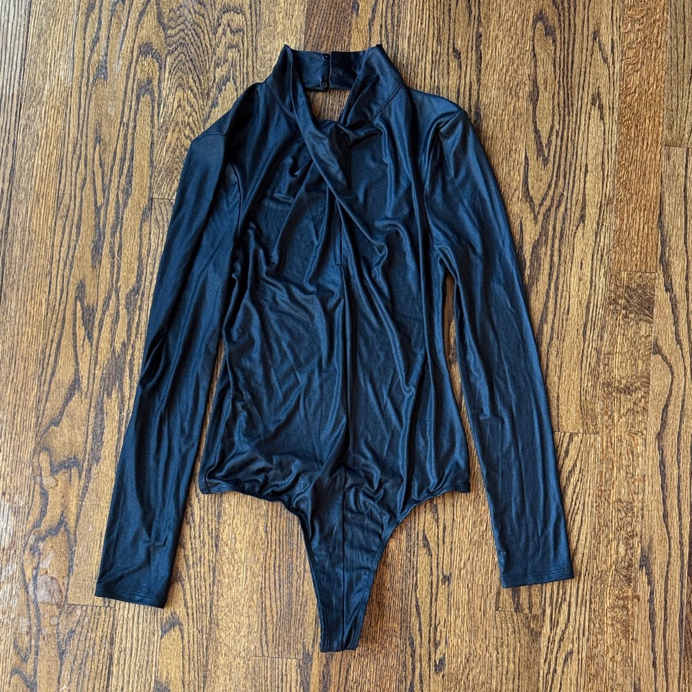 B21 NWT Astr Black Long Sleeve Wrap Open Back Contemporary Bodysuit